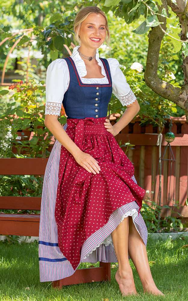 https://www.chiemseer-dirndl.de/kaufen/media/image/b4/de/57/Grundlsee_10481_600x600@2x.jpg